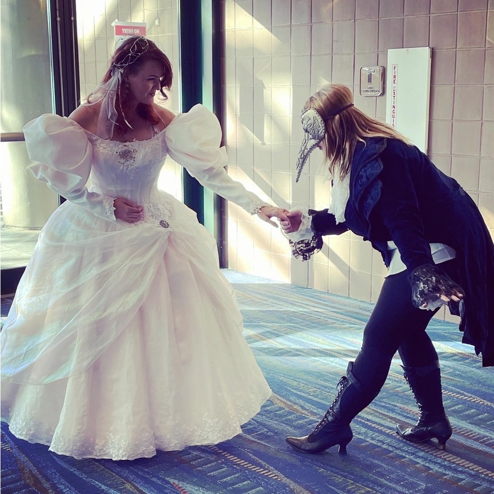 Sarah’s Ballgown Labyrinth Cosplay - Picture 5 of 7